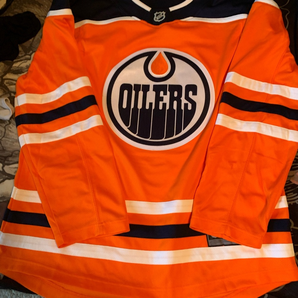 Edmonton Oilers jersey brand new large longsleeve